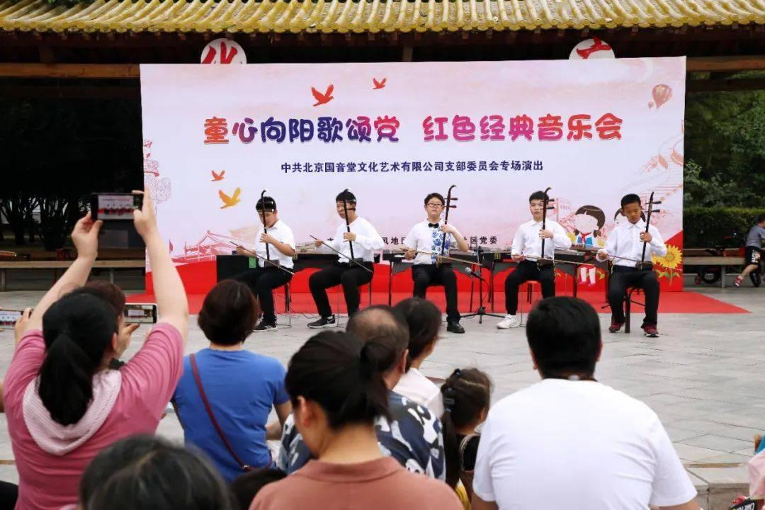 聪明机智问答网页-女生在朋友圈晒小时候照片?的终极解答站点